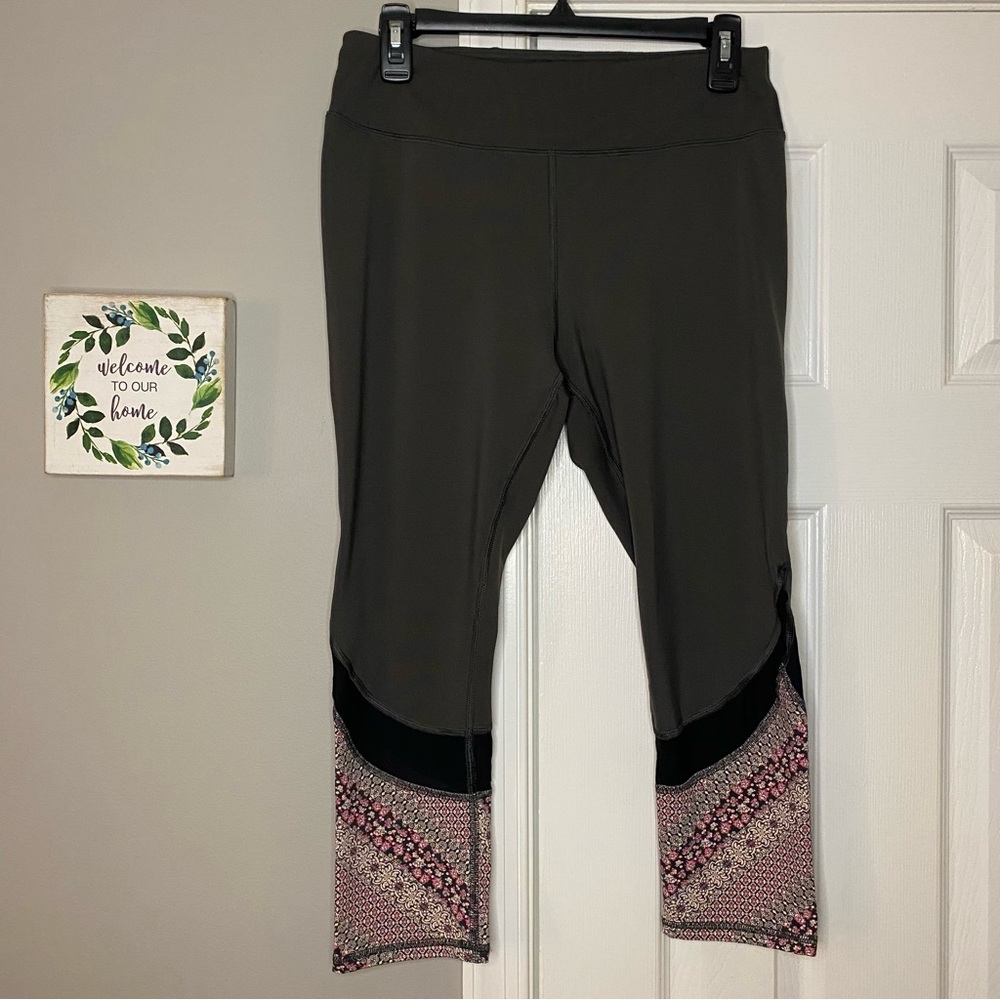 Gaiam Womens Om Mesh Capri Yoga Leggings Gray Pink Boho Design Athletic Large